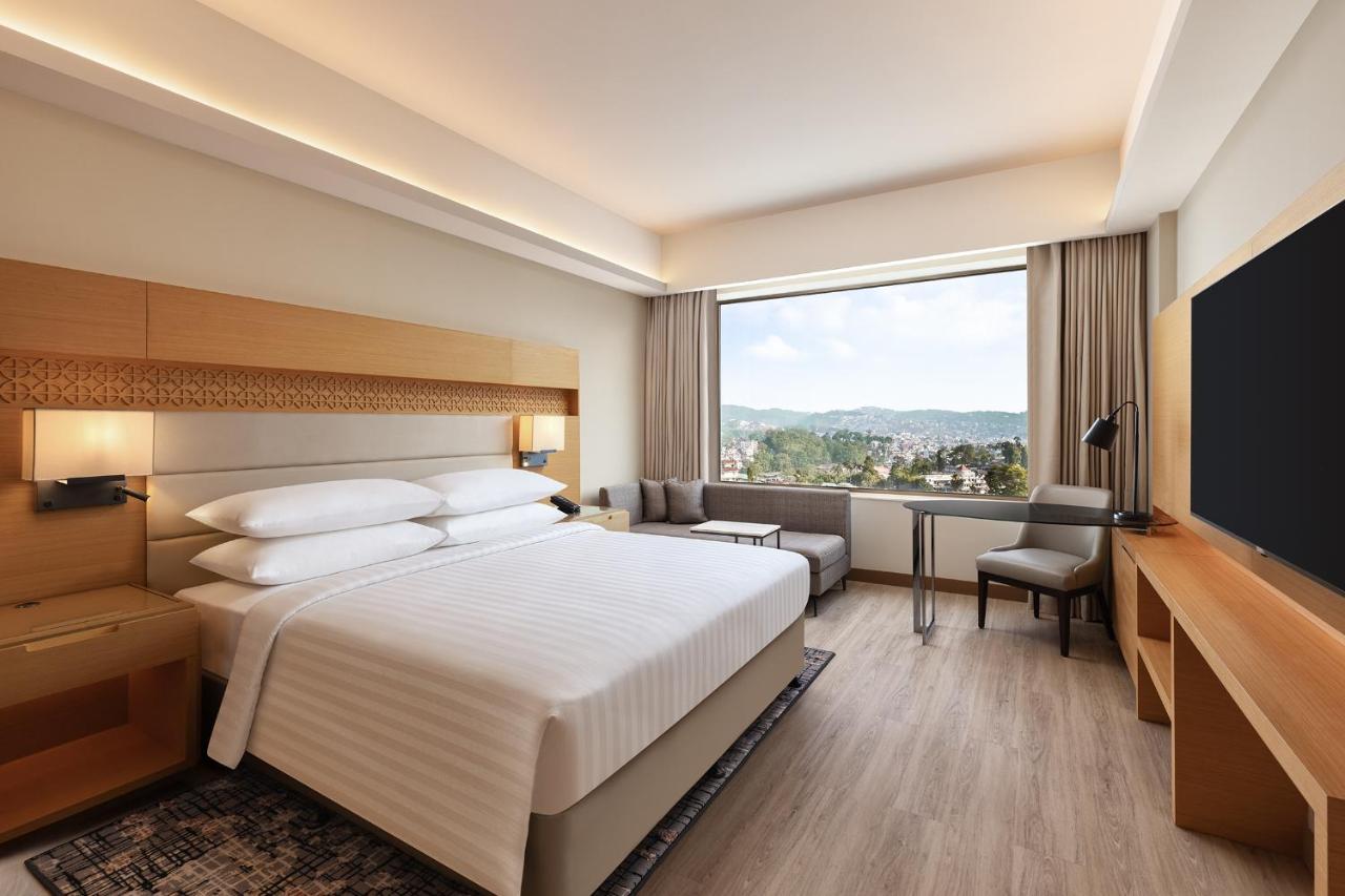Courtyard By Marriott Shillong Hotel Bagian luar foto