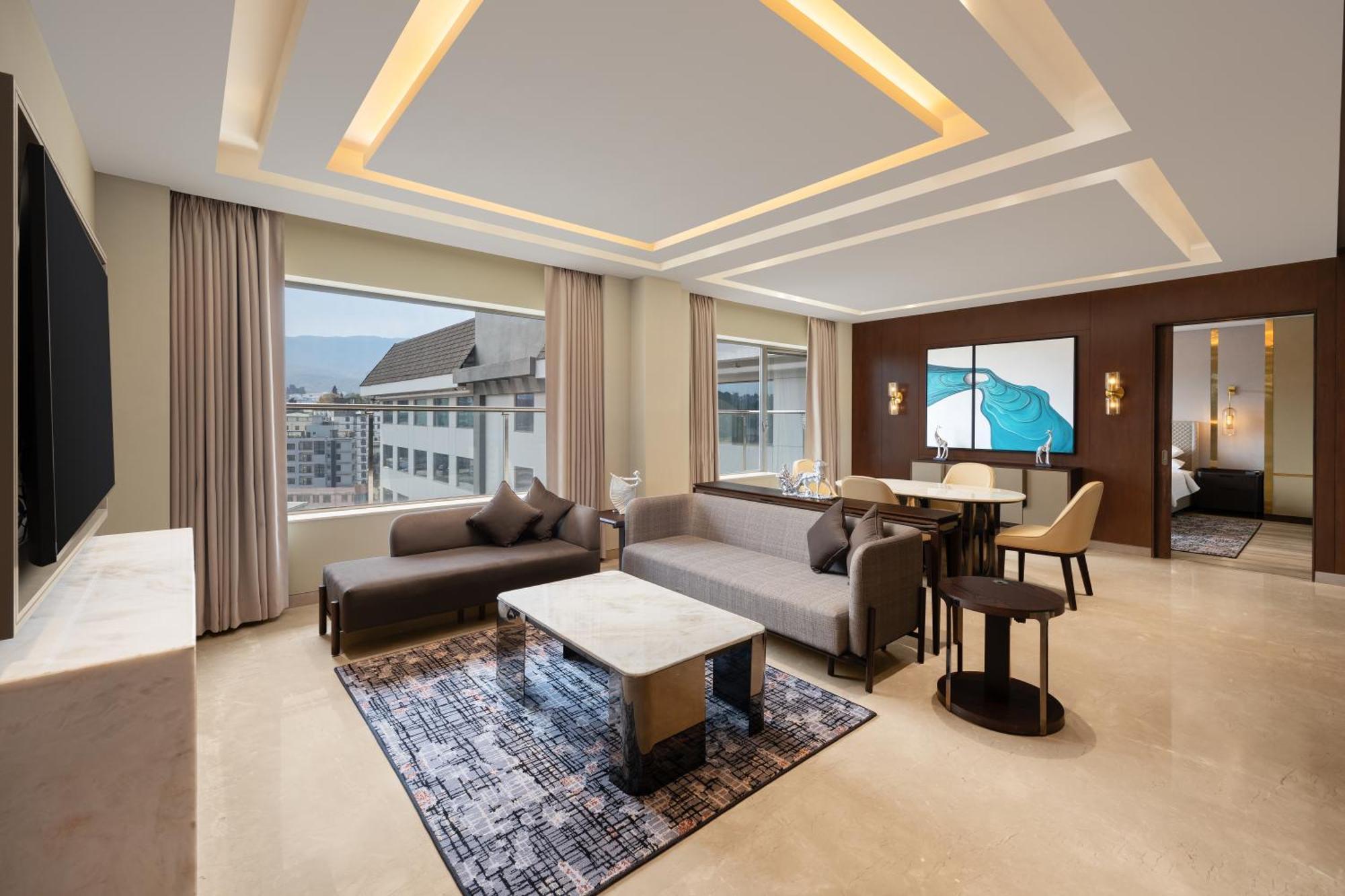 Courtyard By Marriott Shillong Hotel Bagian luar foto