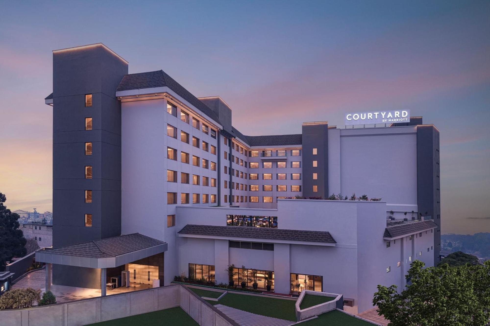 Courtyard By Marriott Shillong Hotel Bagian luar foto