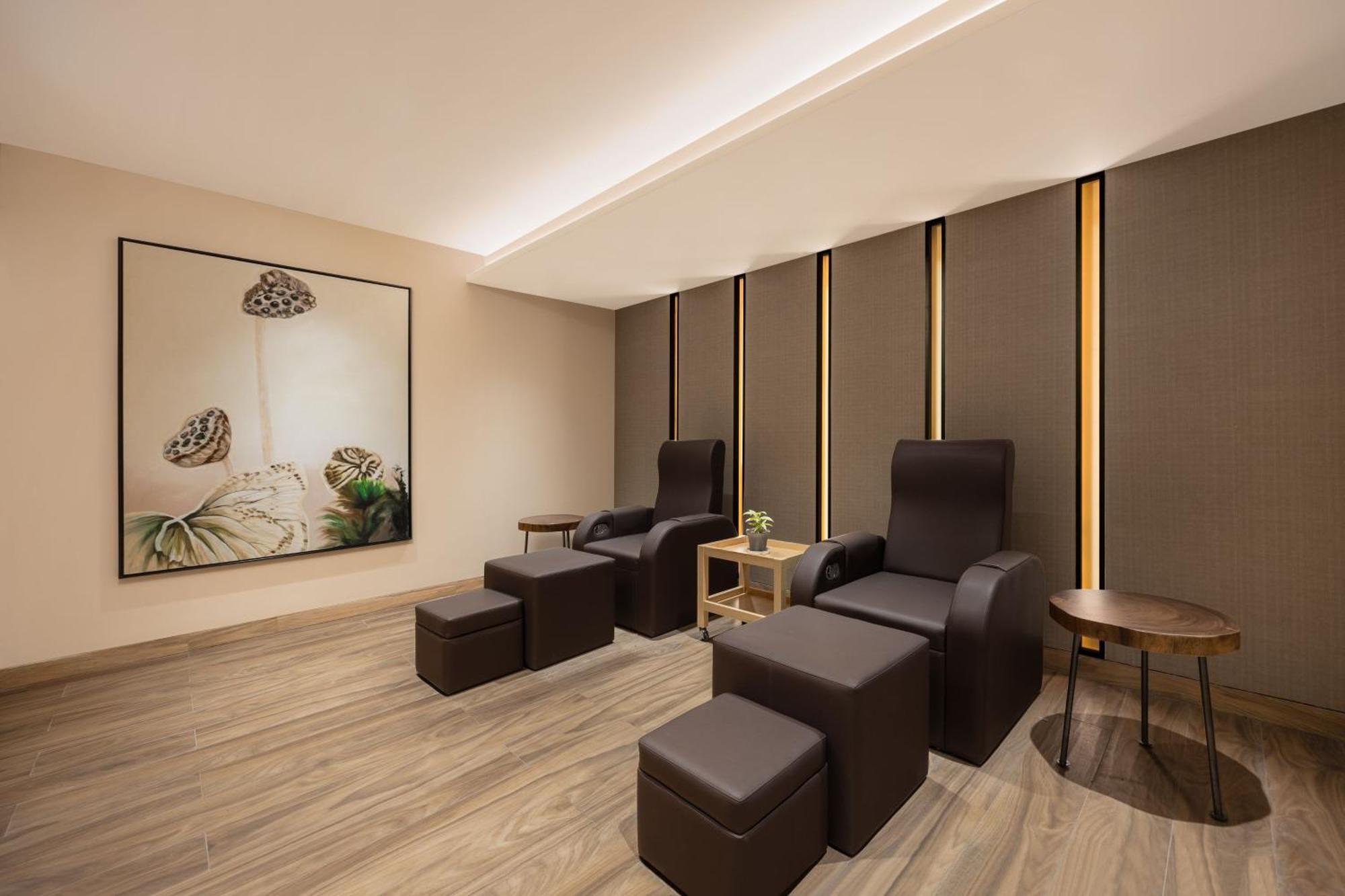 Courtyard By Marriott Shillong Hotel Bagian luar foto