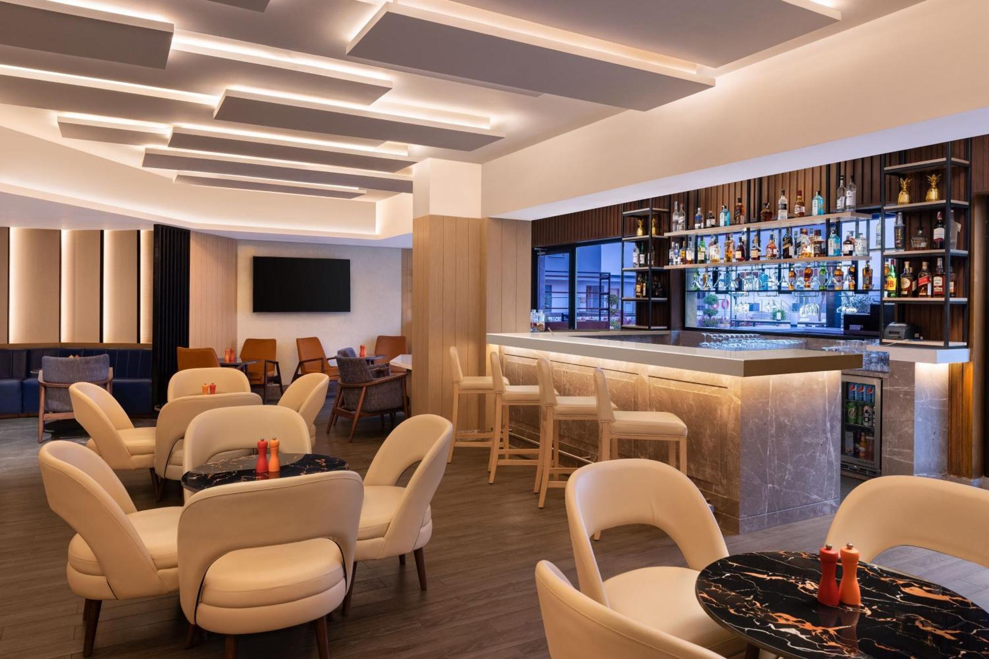 Courtyard By Marriott Shillong Hotel Bagian luar foto