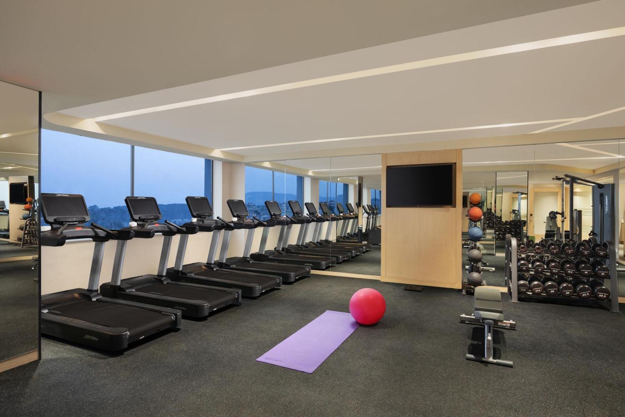 Courtyard By Marriott Shillong Hotel Bagian luar foto